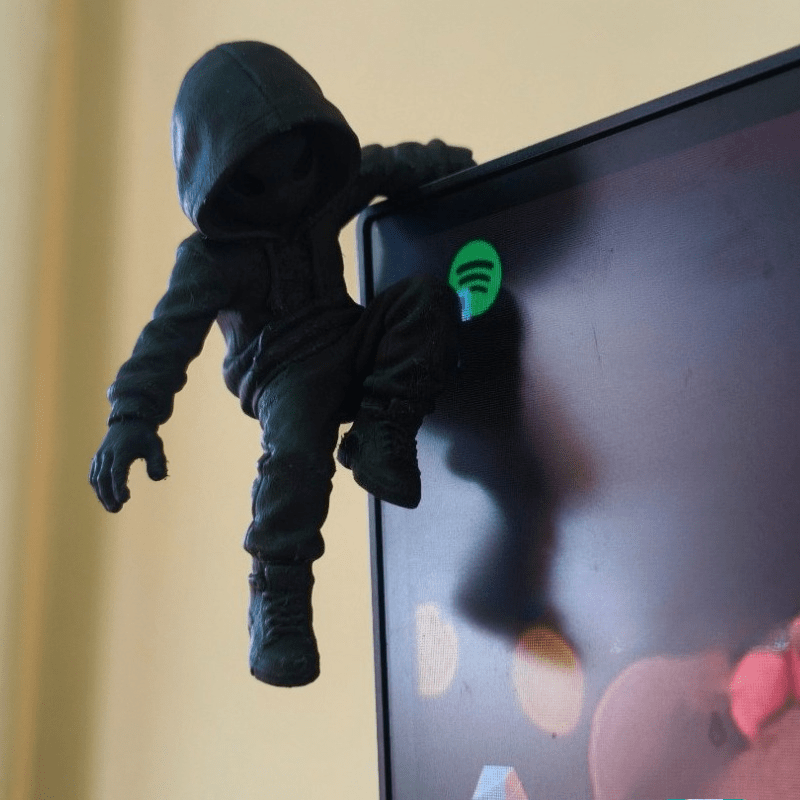 Japan Lifestyle - Mini-statue Alien 'Climb Hoodie' imprimée en